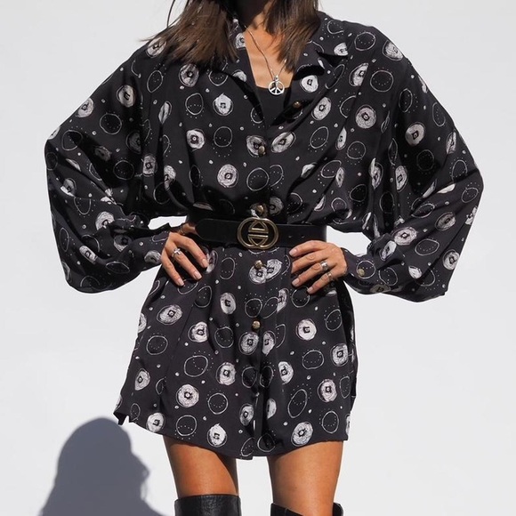 Vintage Tops - VINTAGE 80'S BLACK & WHITE ABSTRACT PLUS SIZE BLOUSE